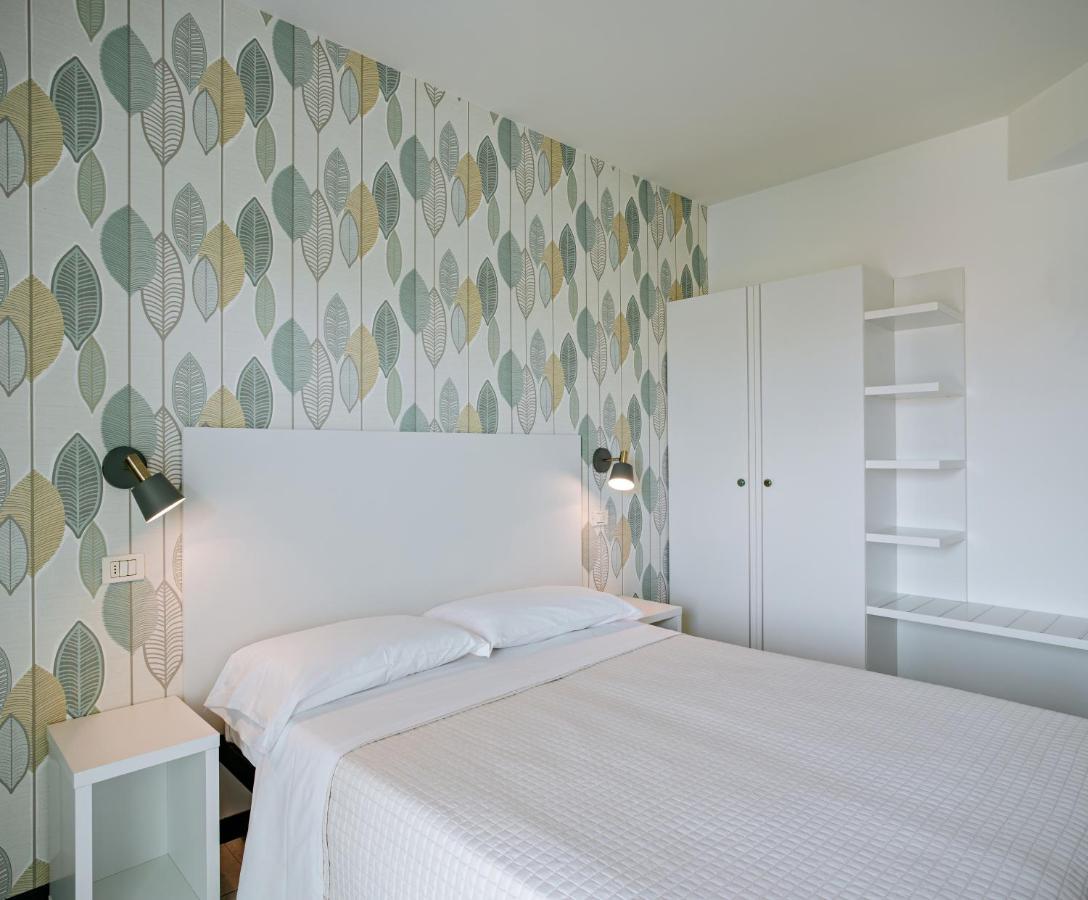 Solemare Hotel E Residence Мисано Адриатико Екстериор снимка
