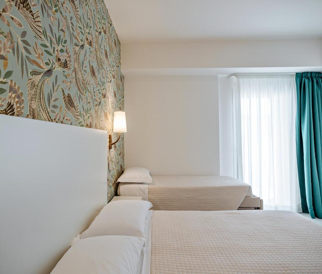 Solemare Hotel E Residence Мисано Адриатико Екстериор снимка