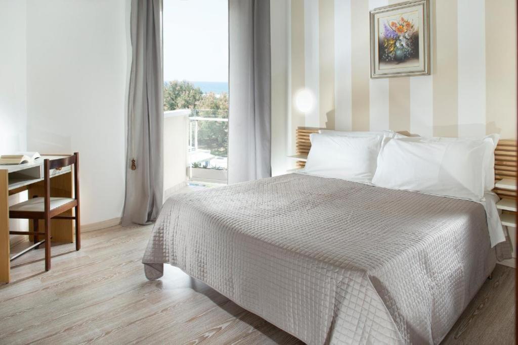 Solemare Hotel E Residence Мисано Адриатико Екстериор снимка