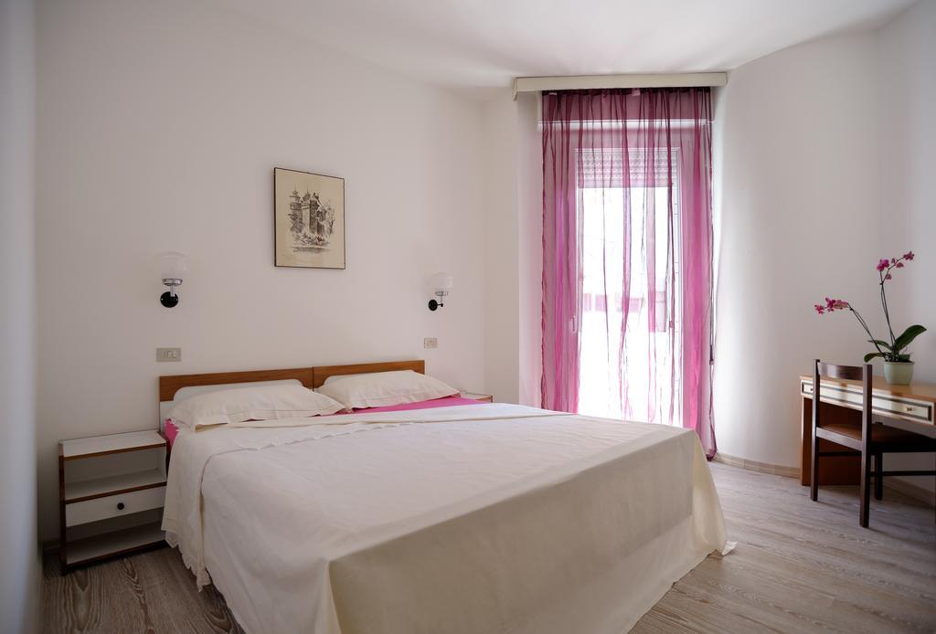 Solemare Hotel E Residence Мисано Адриатико Стая снимка