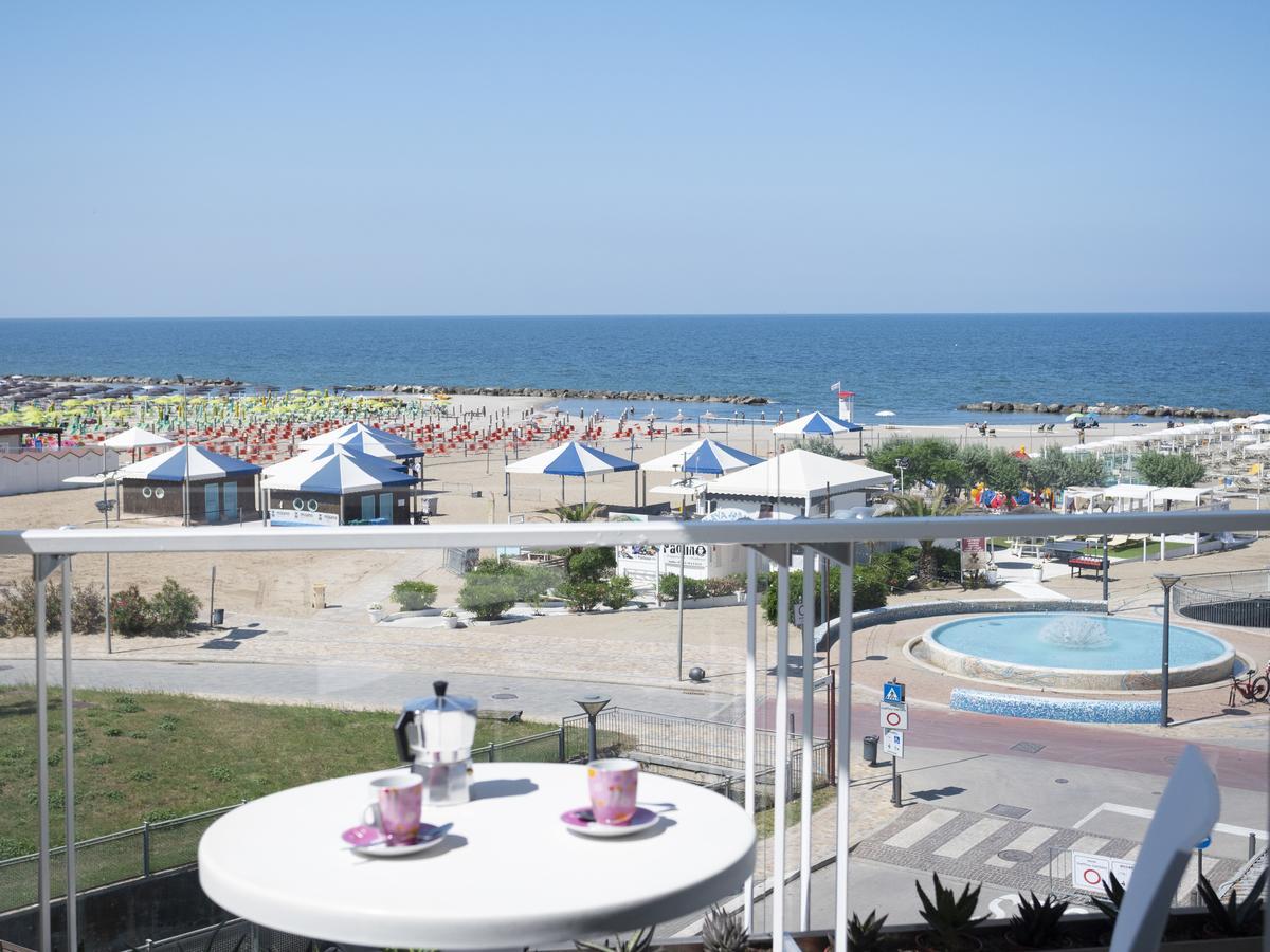 Solemare Hotel E Residence Мисано Адриатико Екстериор снимка